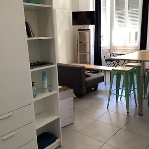 https://studio-confort-moderne-prs-centre-du-port-des-plages.fr-provencehotel.com